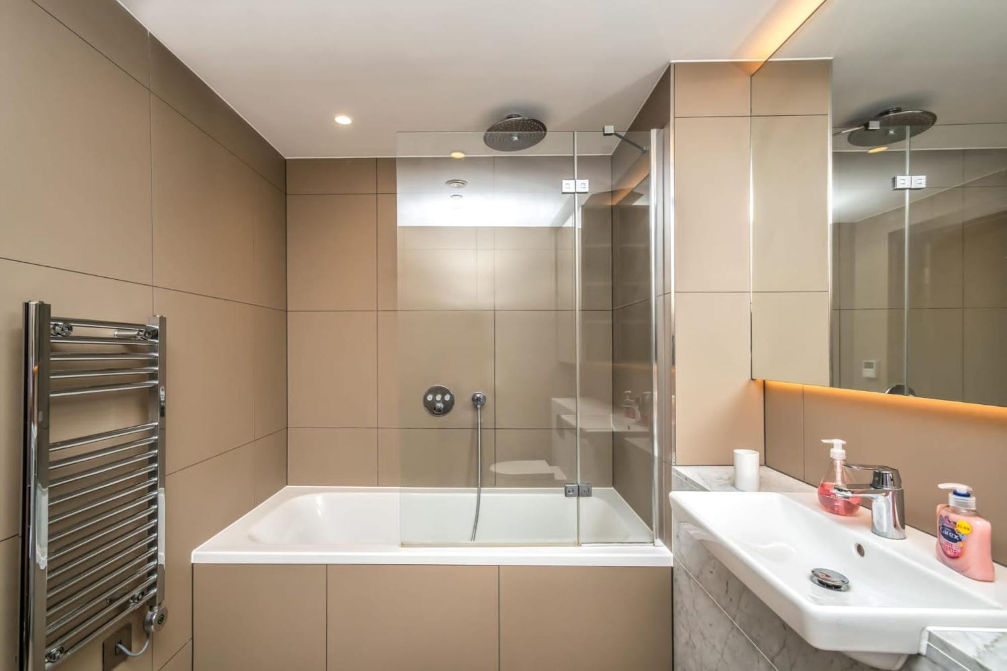 Luxury 2 Bedroom Apartment In Tower Hill لندن المظهر الخارجي الصورة